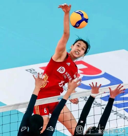 中国女排:考验中展现韧性,问题亦浮出水面 中国女排:考验中展现韧性,问题亦浮出水面