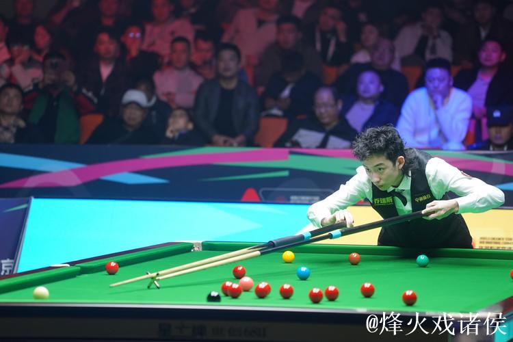 吴宜泽6-0零封霍金斯 强势挺进斯诺克国锦赛四强 吴宜泽6-0零封霍金斯 强势挺进斯诺克国锦赛四强